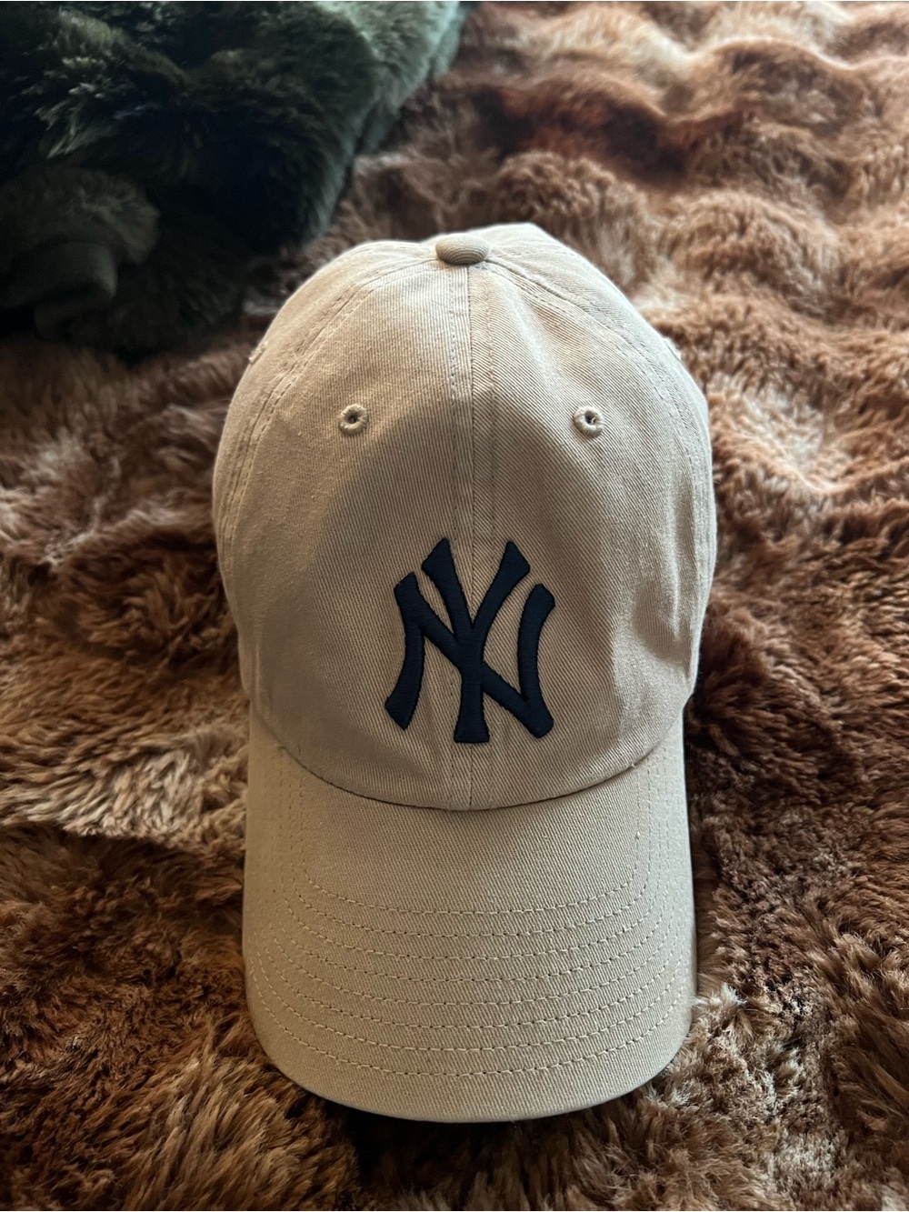 Abercrombie NY Yankees ’47 Clean-Up Hats | Bundle Deal – 2 for $40 or 1 for $25 - Picture 6 of 7